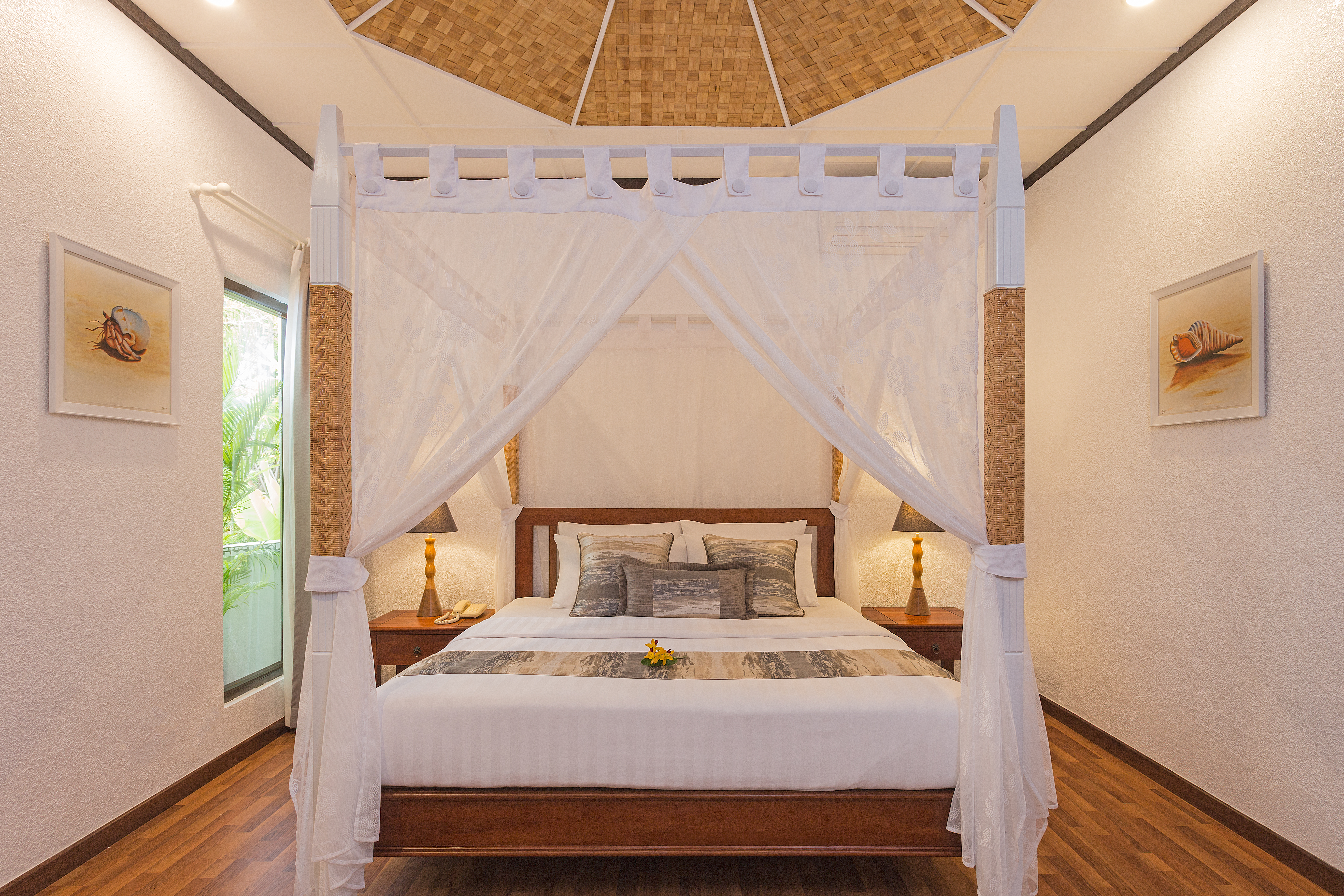 Deluxe Front Room
