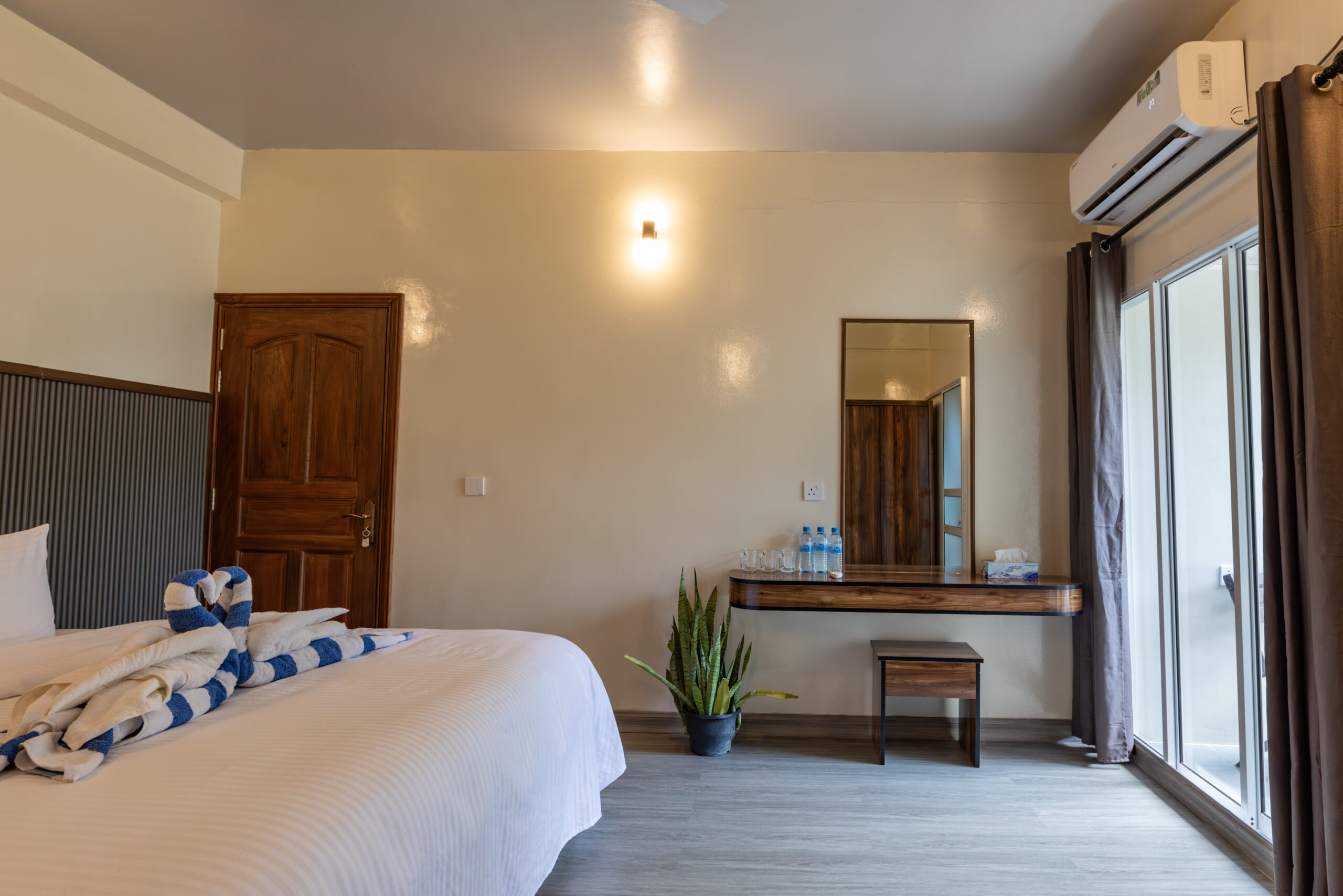 Deluxe Room with Sea View Balcony + 1 Extra bed