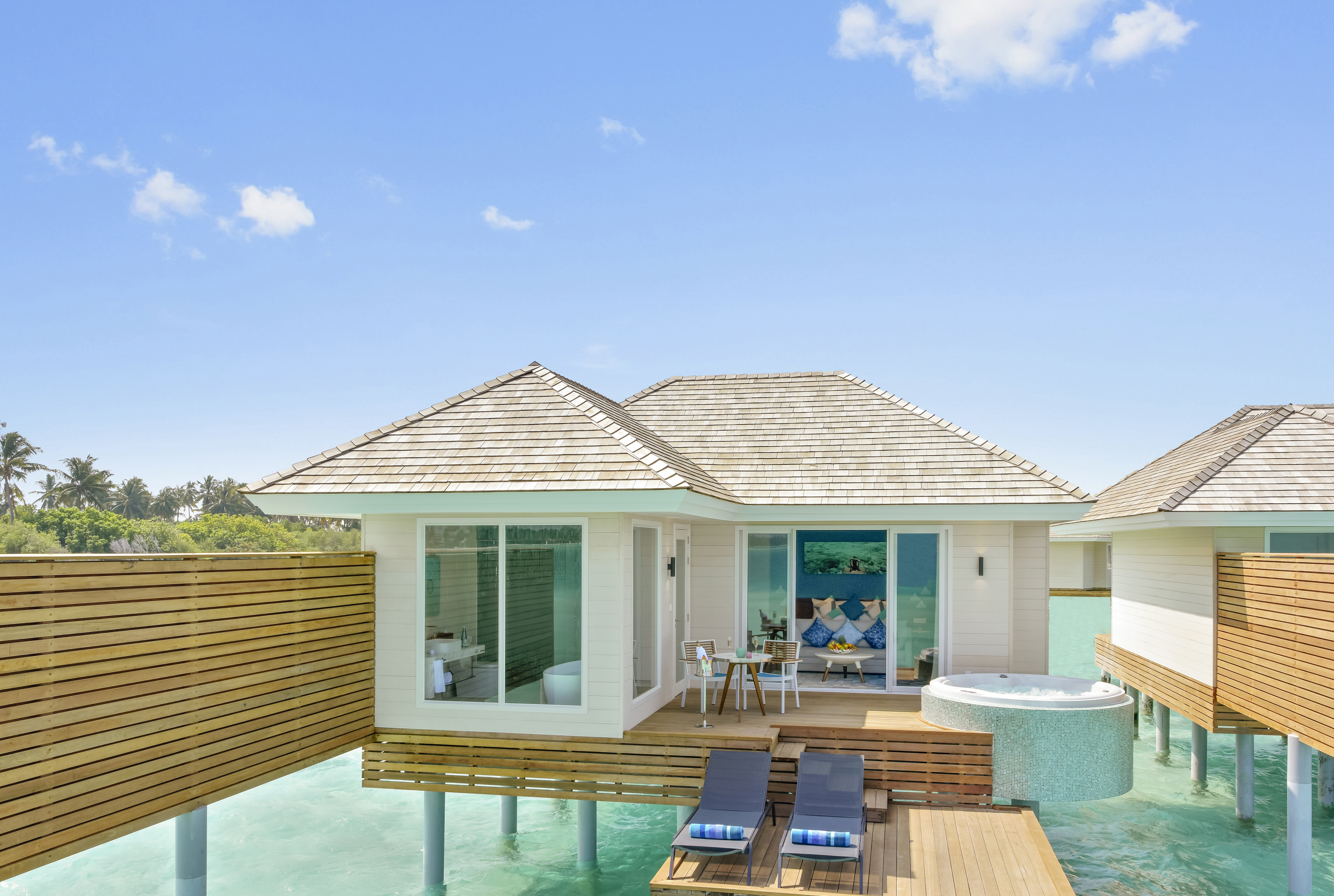 Aqua Villa with Swirl Pool